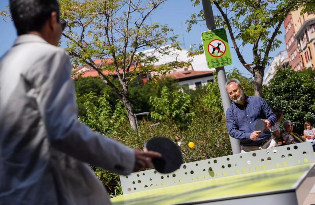 mobiliario urbano exterior