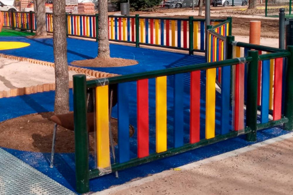 suelo caucho parque infantil